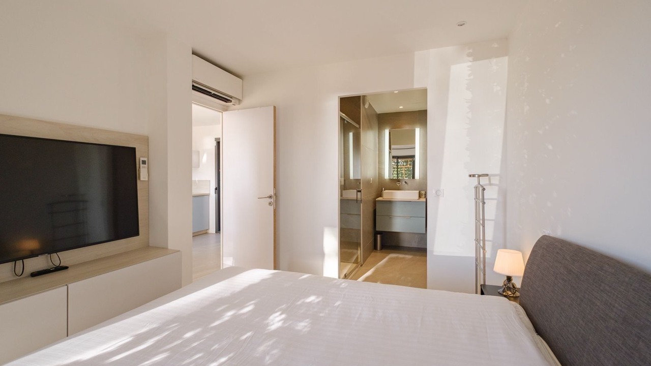 Photo of Bedroom in Guerrevieille