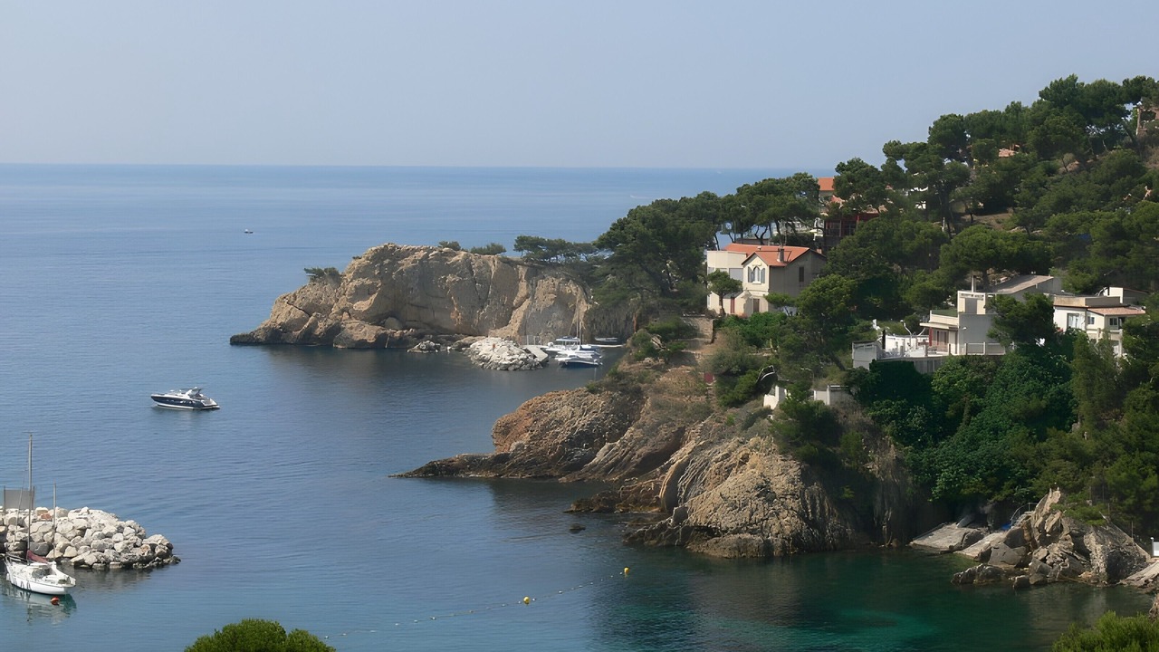 Photo of Others in Ensues-la-Redonne