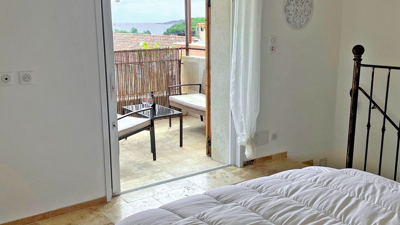Photo of Bedroom in Guerrevieille
