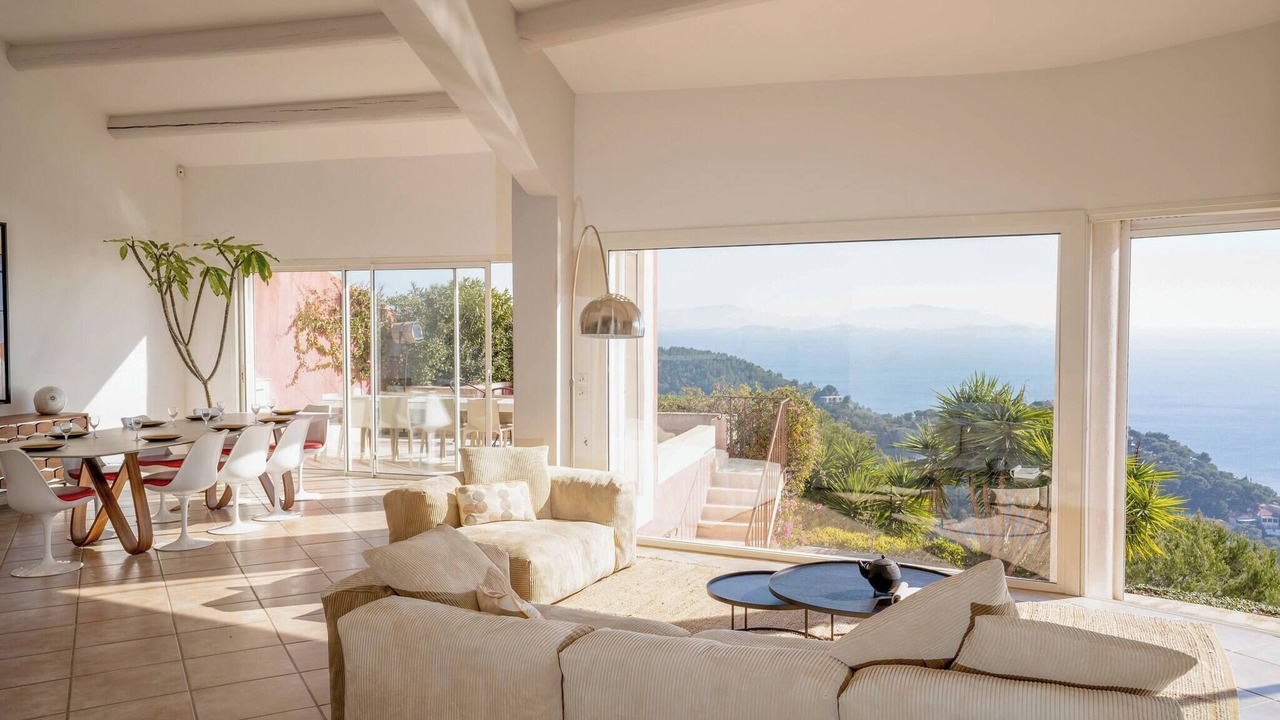 Photo of Livingroom in Ensues-la-Redonne