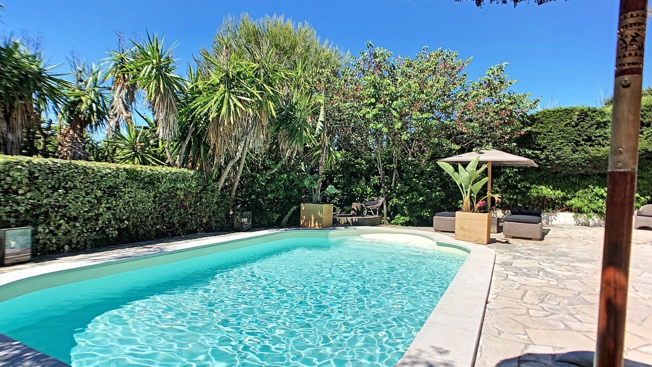 Photo of Outdoor in California - Pezou