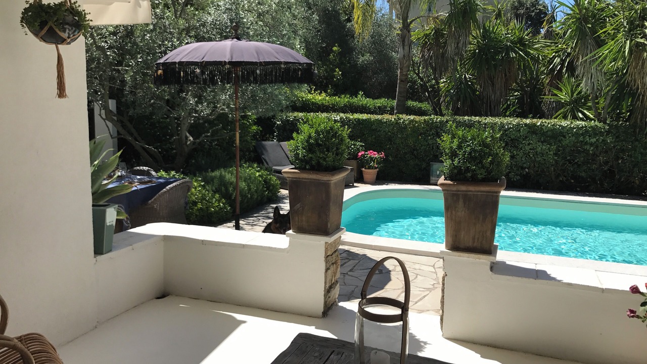 Photo of Outdoor in California - Pezou
