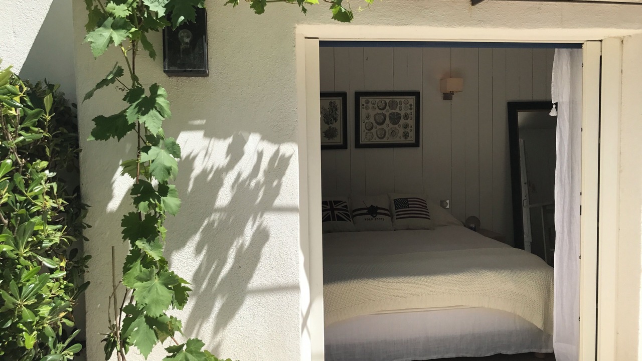 Photo of Bedroom in California - Pezou
