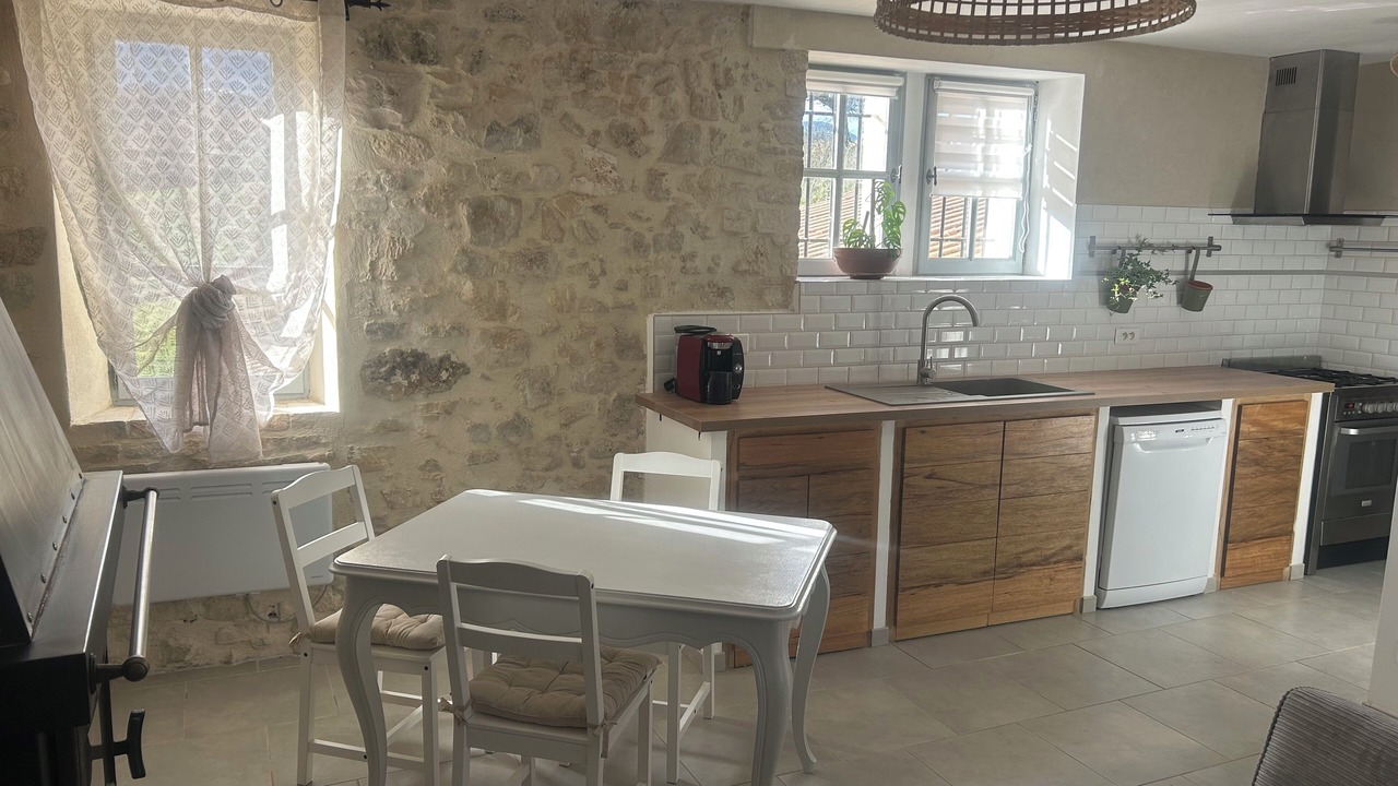 Photo of Kitchen in Saint-Martin-de-Castillon