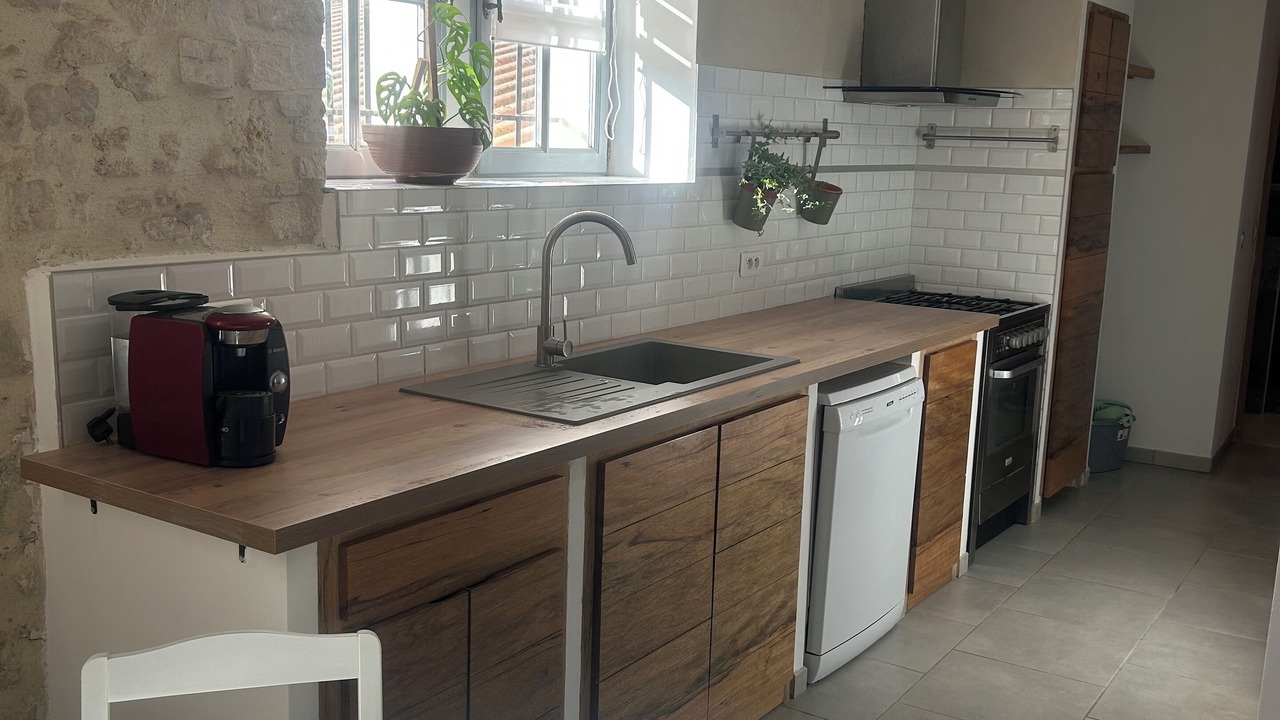 Photo of Kitchen in Saint-Martin-de-Castillon