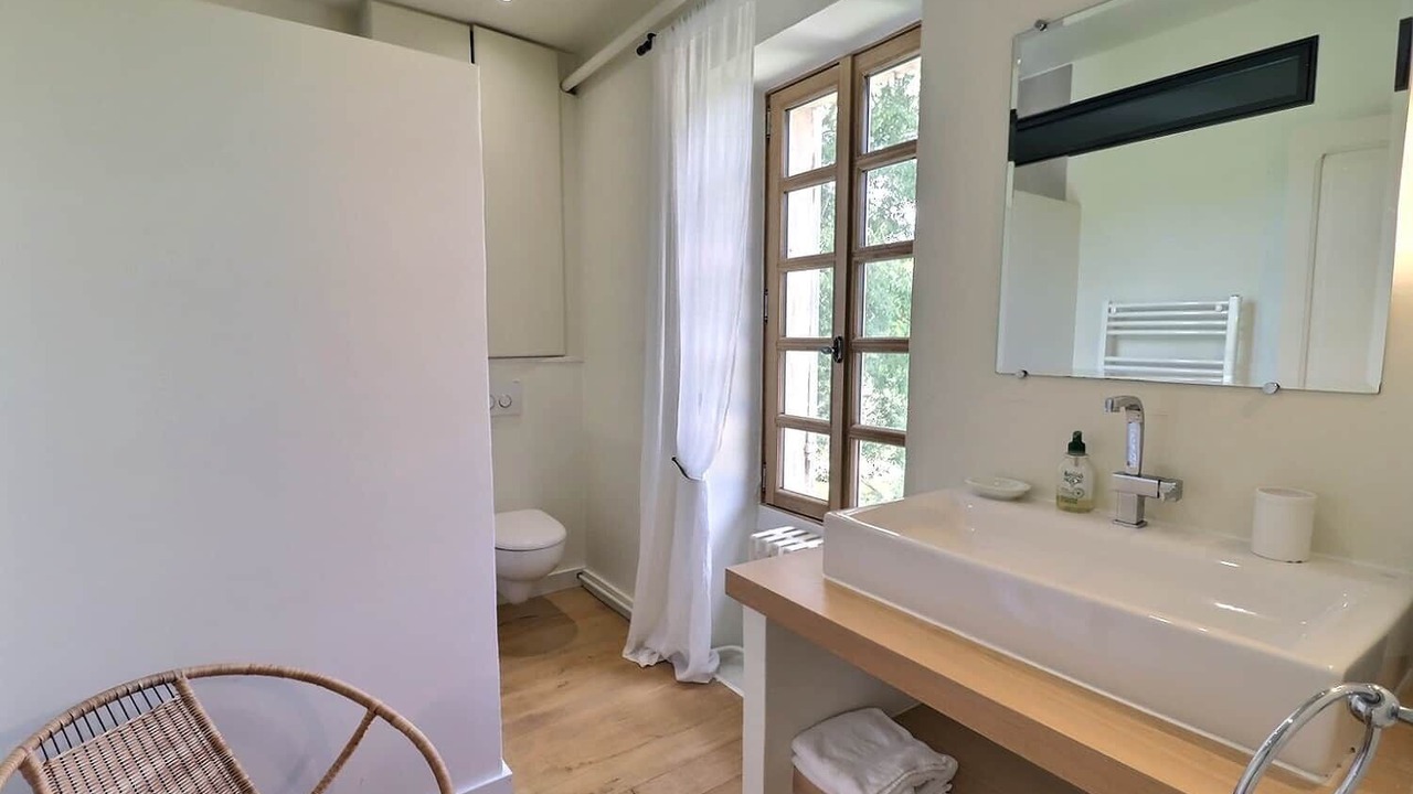 Photo of Bathroom in Saint-Etienne-du-Gres
