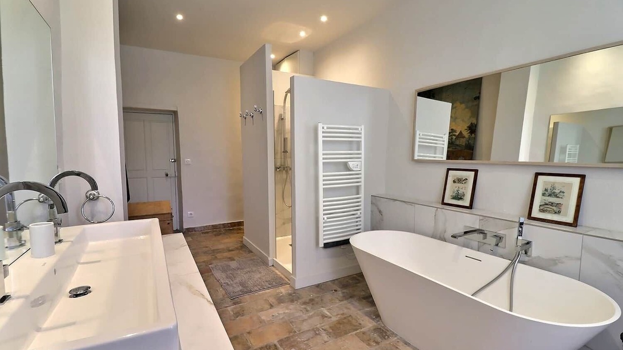 Photo of Bathroom in Saint-Etienne-du-Gres