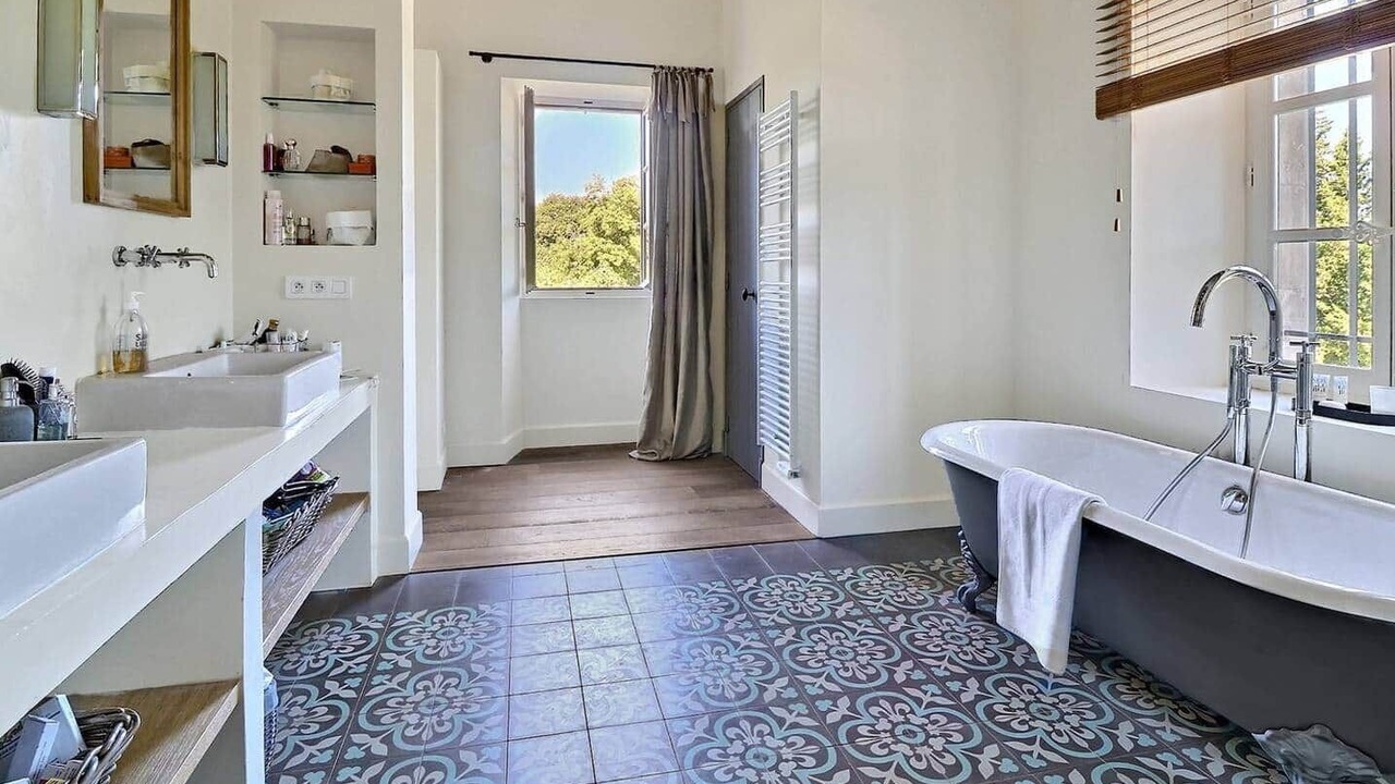 Photo of Bathroom in St.-Remy-de-Provence