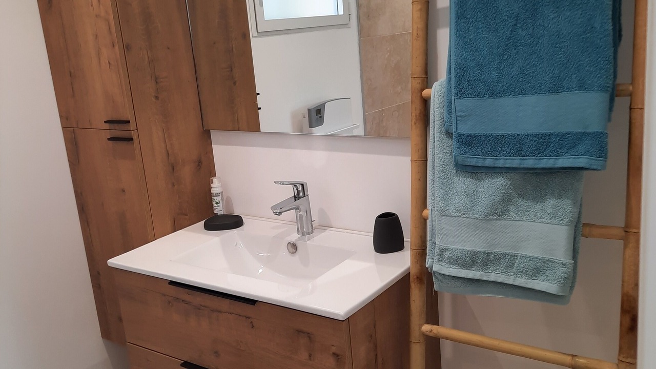 Photo of Bathroom in Simiane-Collongue