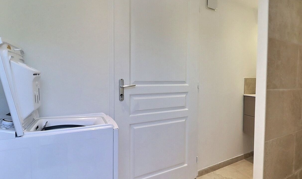 Photo of Bathroom in Simiane-Collongue