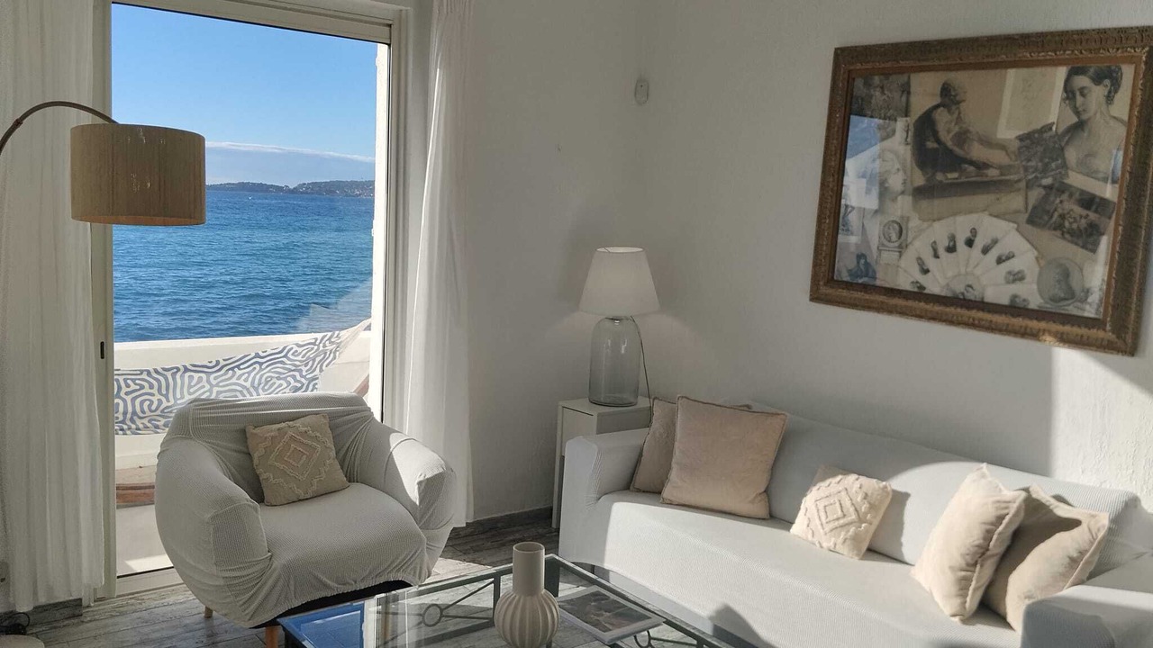 Photo of Livingroom in Eze