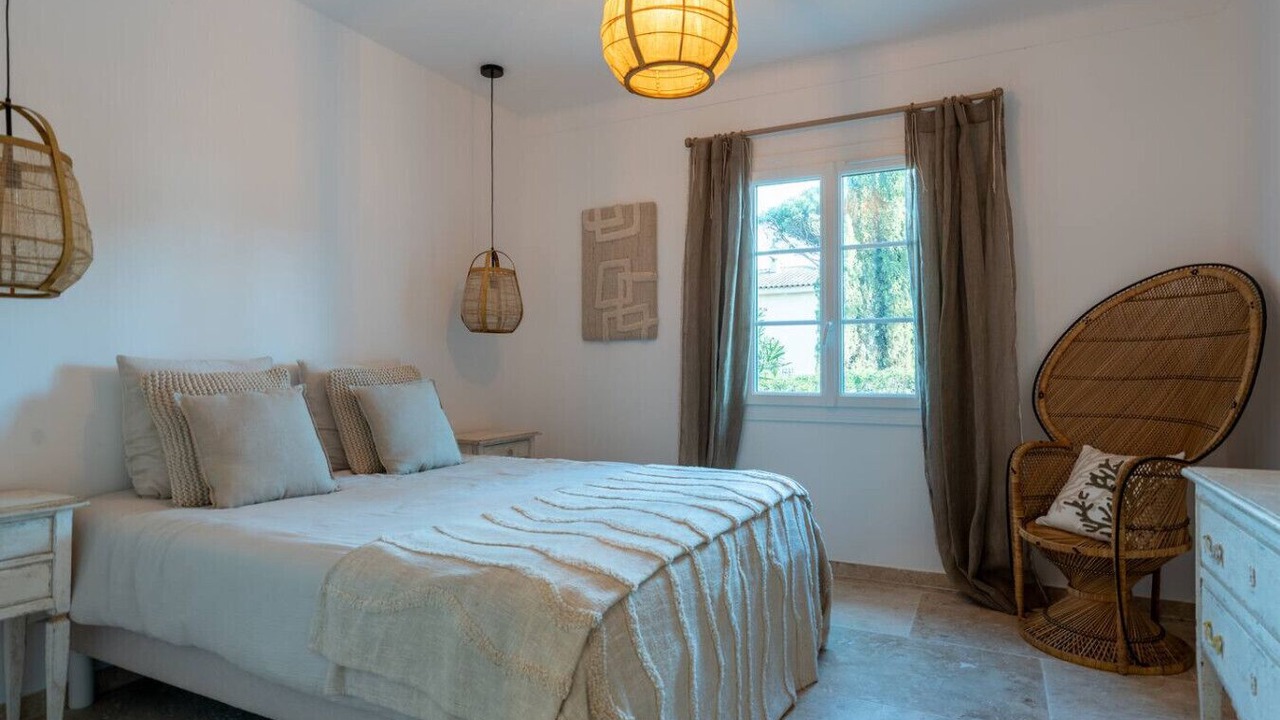 Photo of Bedroom in Guerrevieille