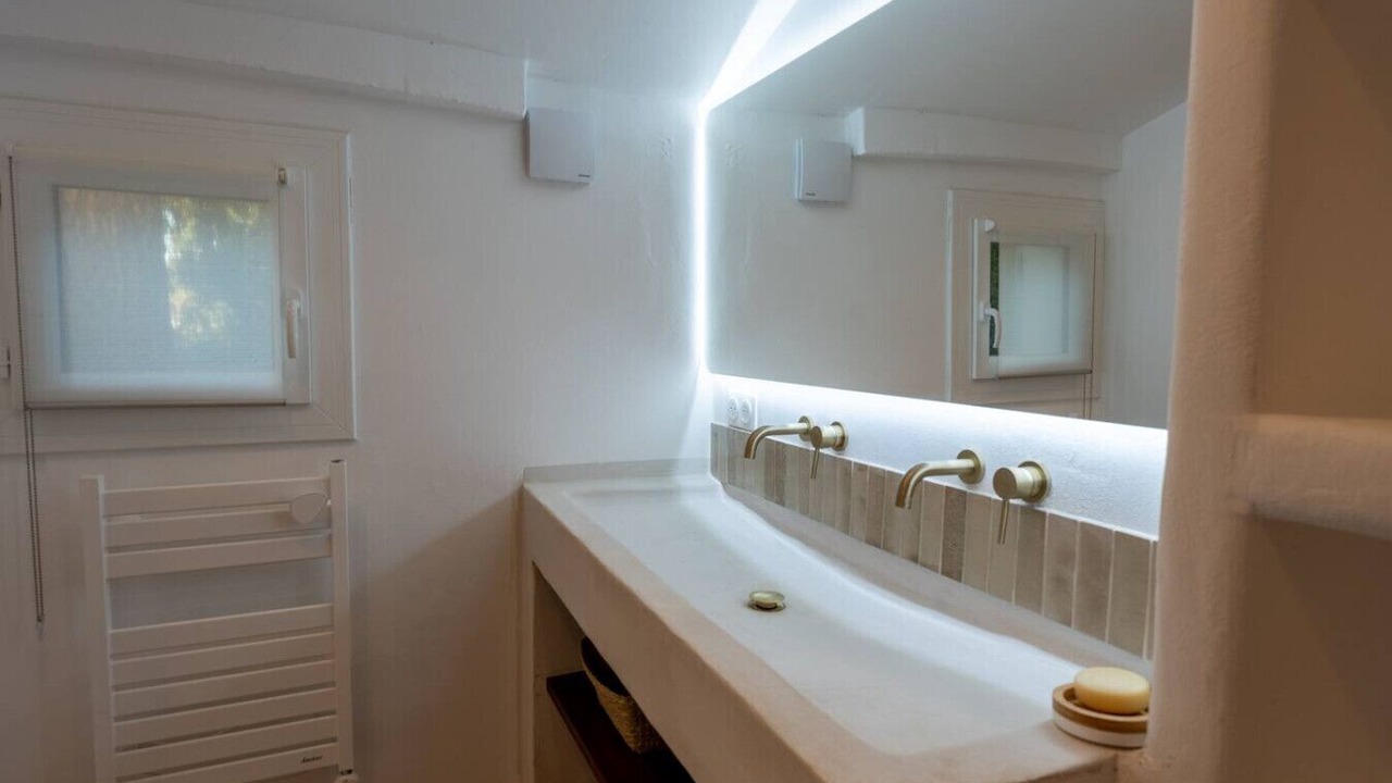 Photo of Bathroom in Guerrevieille
