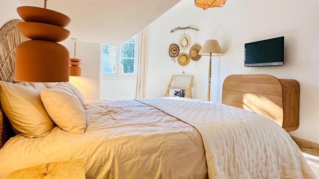 Photo of Bedroom in Guerrevieille