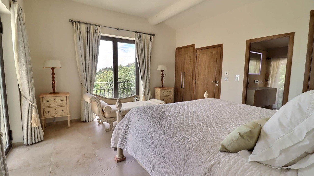 Photo of Bedroom in Les Baux-de-Provence