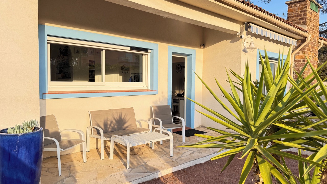 Photo of Patio Balcony in Boulouris-sur-Mer