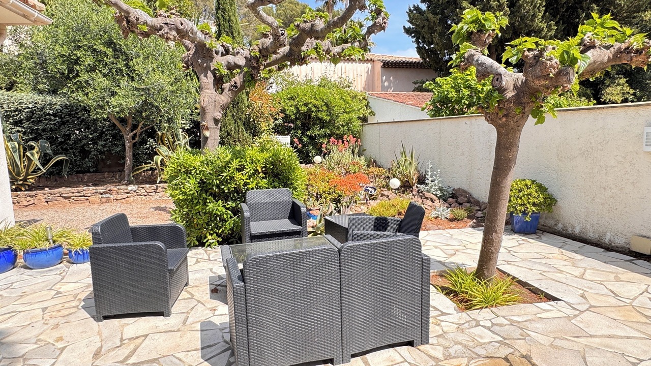 Photo of Patio Balcony in Boulouris-sur-Mer