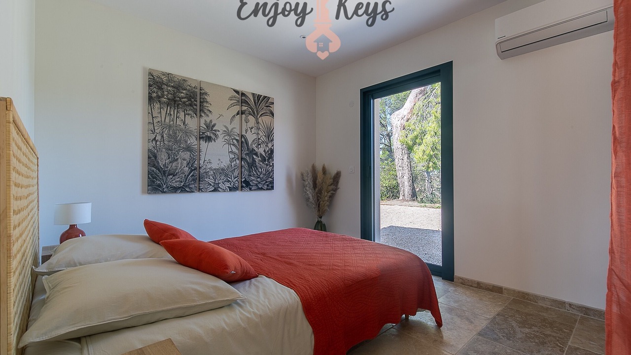 Photo of Bedroom in Pelissanne