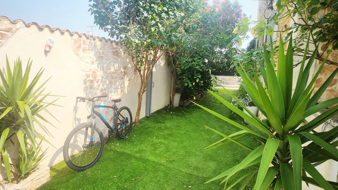 Photo of Outdoor in Grezan