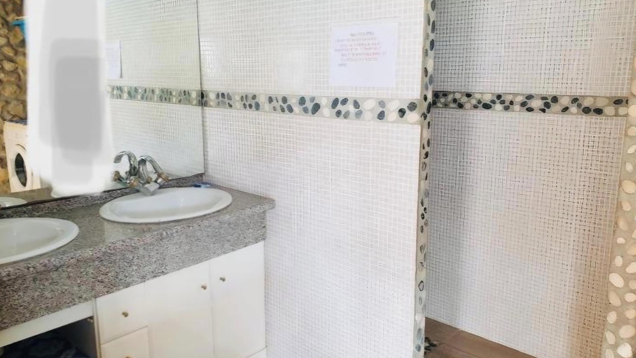 Photo of Bathroom in Grezan