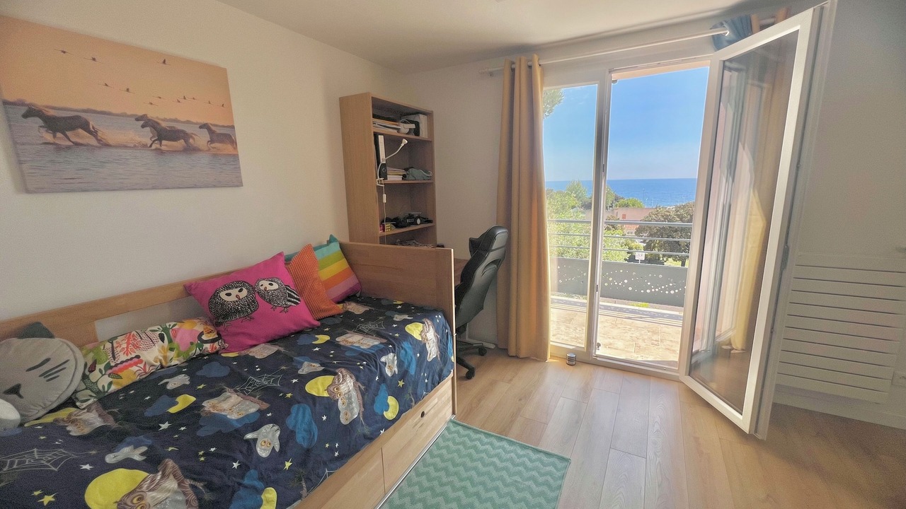 Photo of Bedroom in Sausset-les-Pins