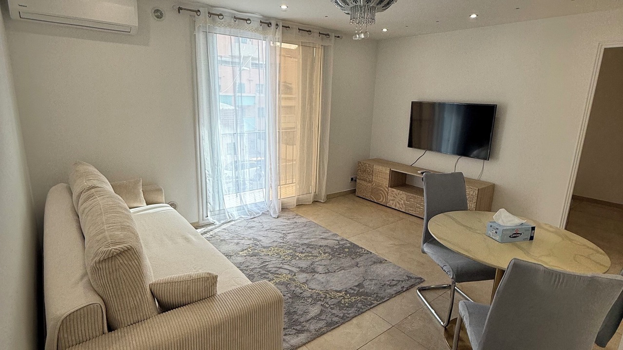 Photo of Livingroom in Prado - Republique
