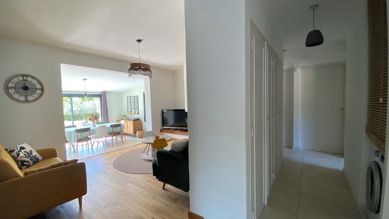Photo of Livingroom in Montbazin