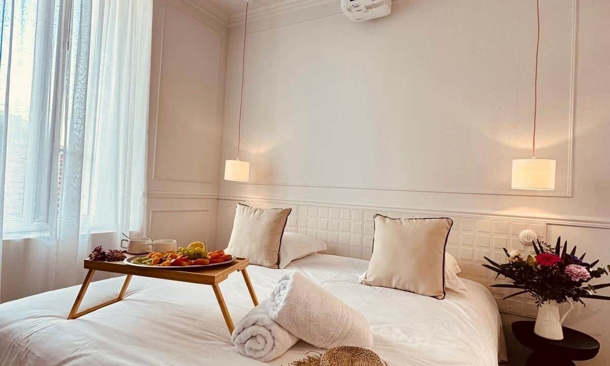 Photo of Bedroom in Prado - Republique