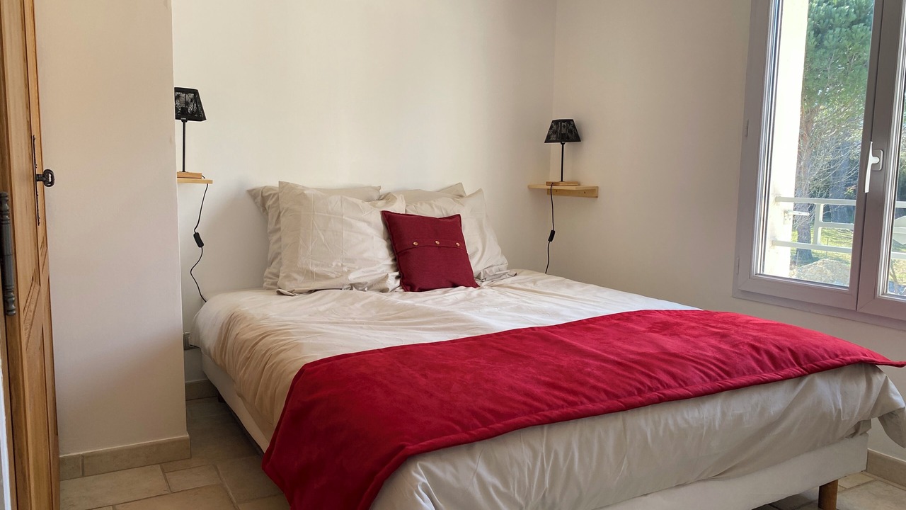 Photo of Bedroom in Eygalieres