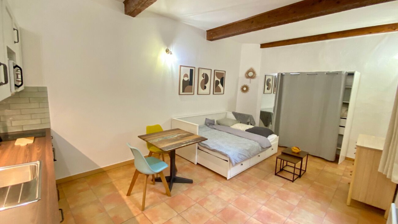 Photo of Bedroom in Nimes City Centre