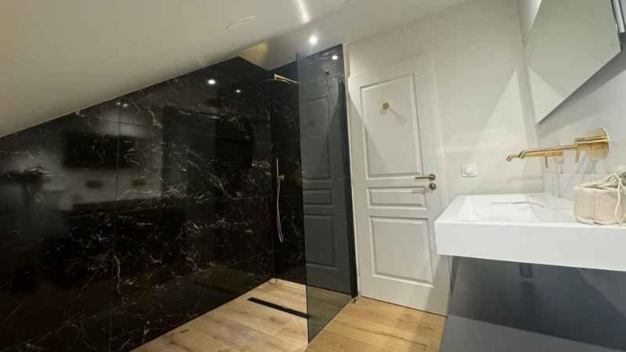 Photo of Bathroom in Chateau-Ville-Vieille