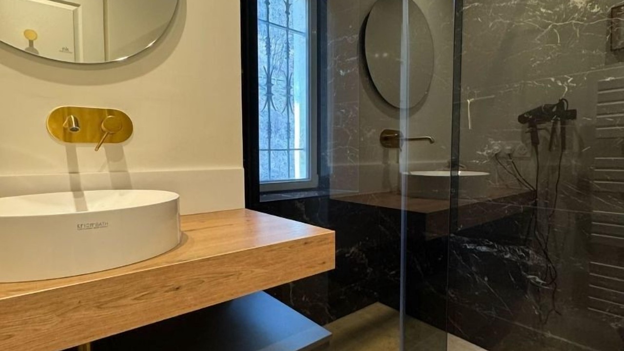 Photo of Bathroom in Chateau-Ville-Vieille