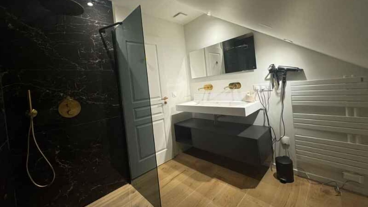 Photo of Bathroom in Chateau-Ville-Vieille