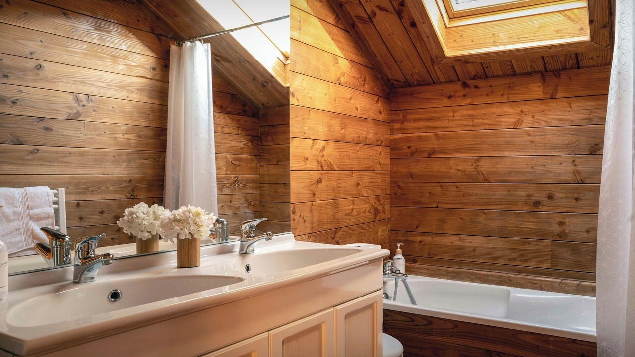 Photo of Bathroom in Saint-Etienne-de-Tinee