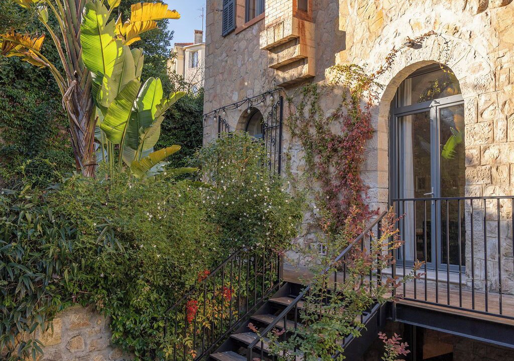 Photo of Outdoor in Carnot