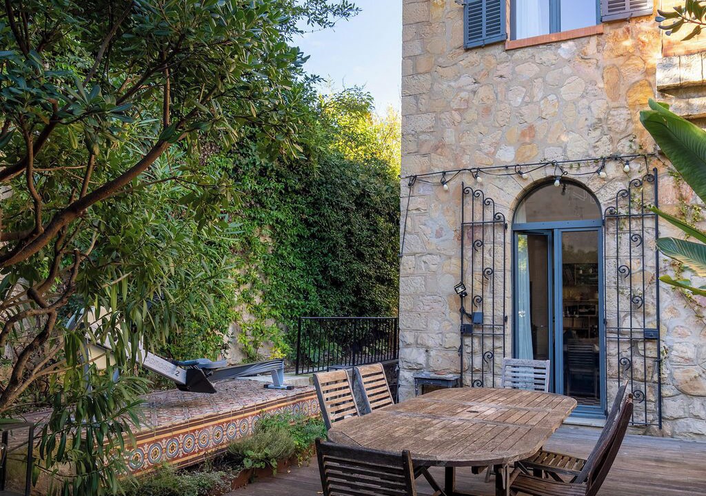 Photo of Outdoor in Carnot