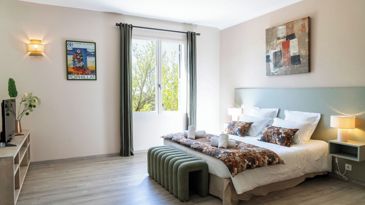 Photo of Bedroom in Noves