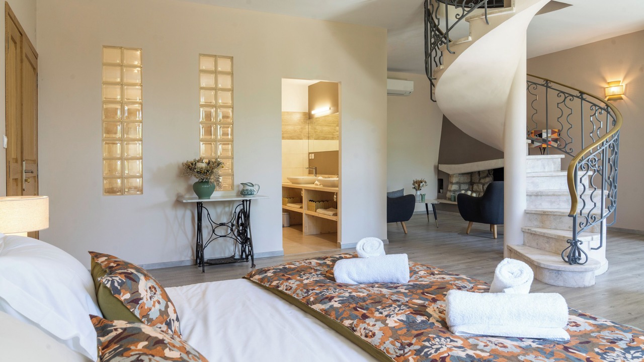 Photo of Bedroom in Noves