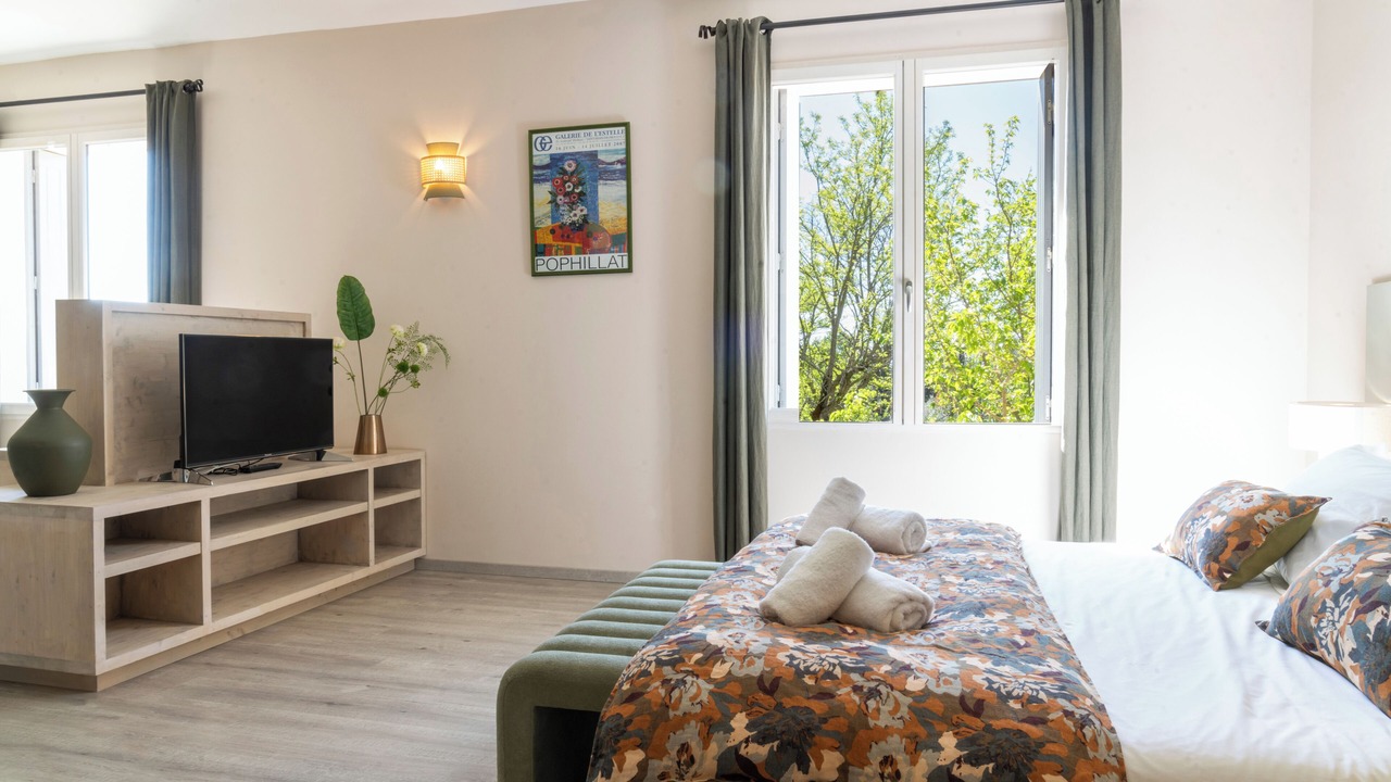 Photo of Bedroom in Noves