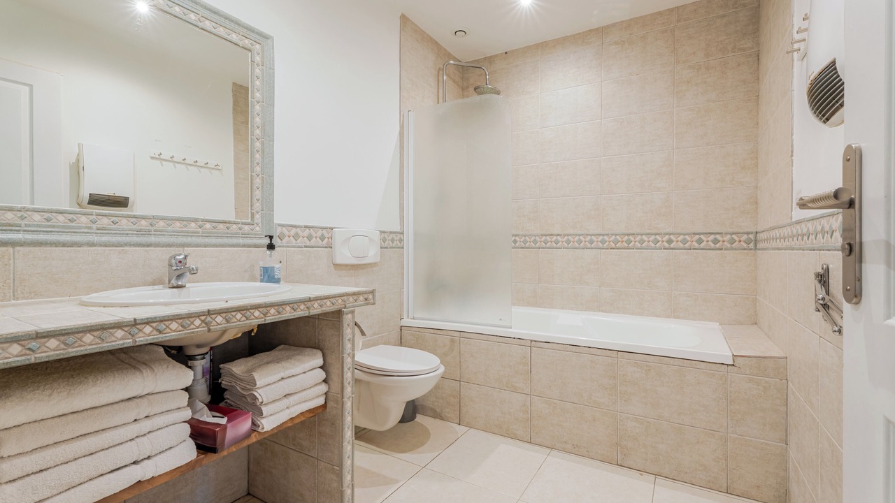Photo of Bathroom in Laverune