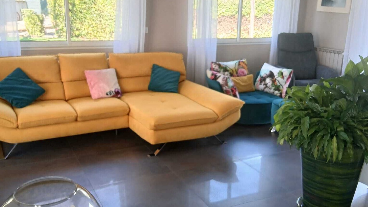 Photo of Livingroom in Montbazin