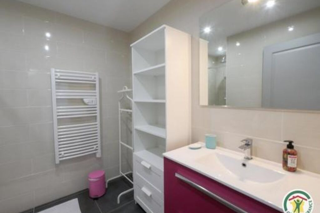 Photo of Bathroom in Reallon