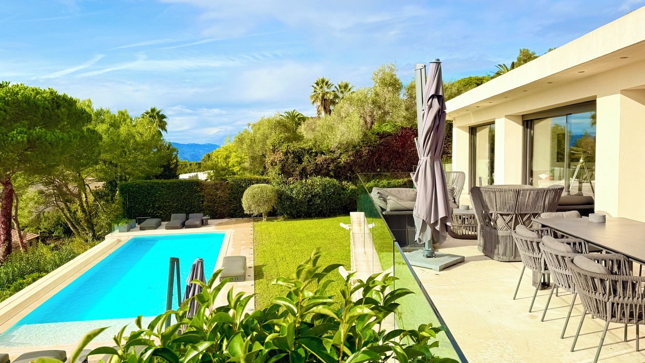 Photo of Outdoor in California - Pezou