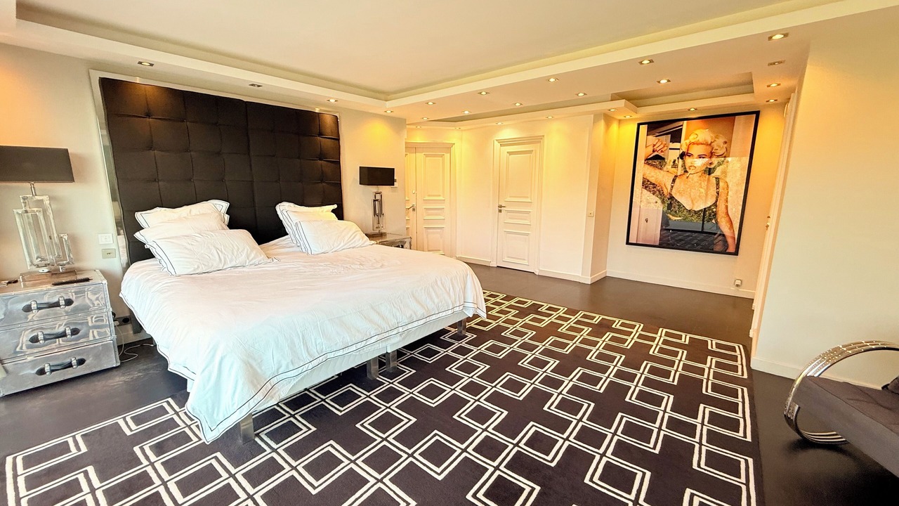 Photo of Bedroom in California - Pezou