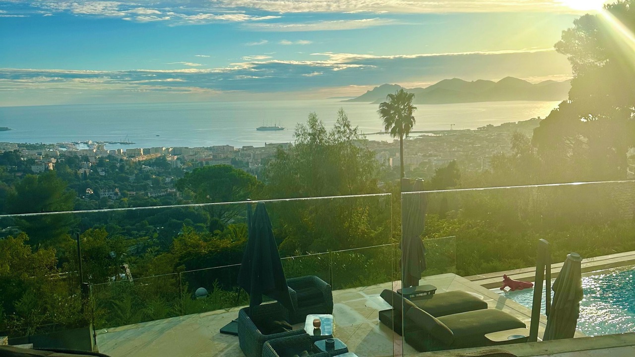 Photo of Outdoor in California - Pezou