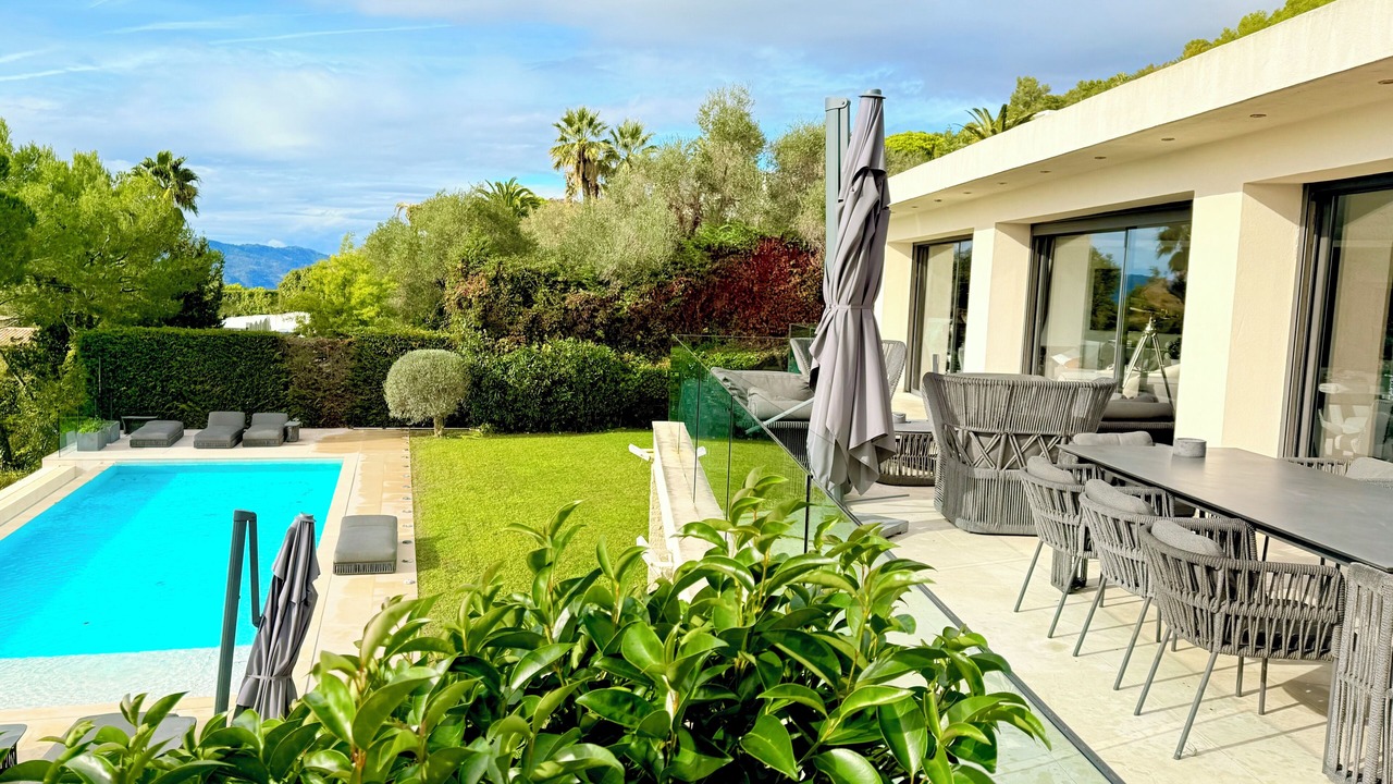 Photo of Outdoor in California - Pezou