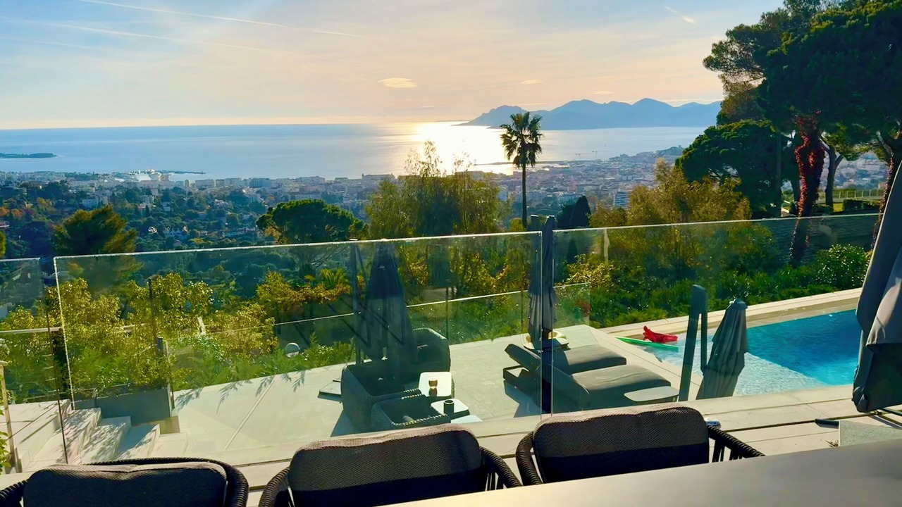 Photo of Outdoor in California - Pezou