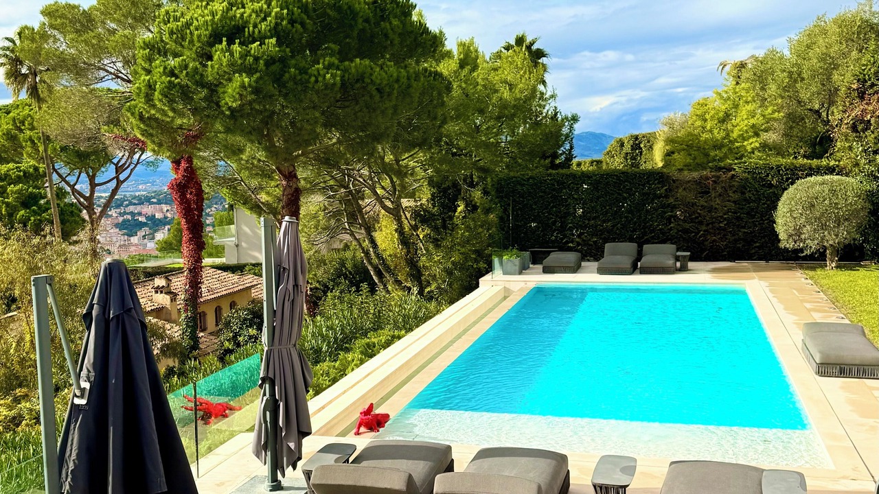 Photo of Outdoor in California - Pezou