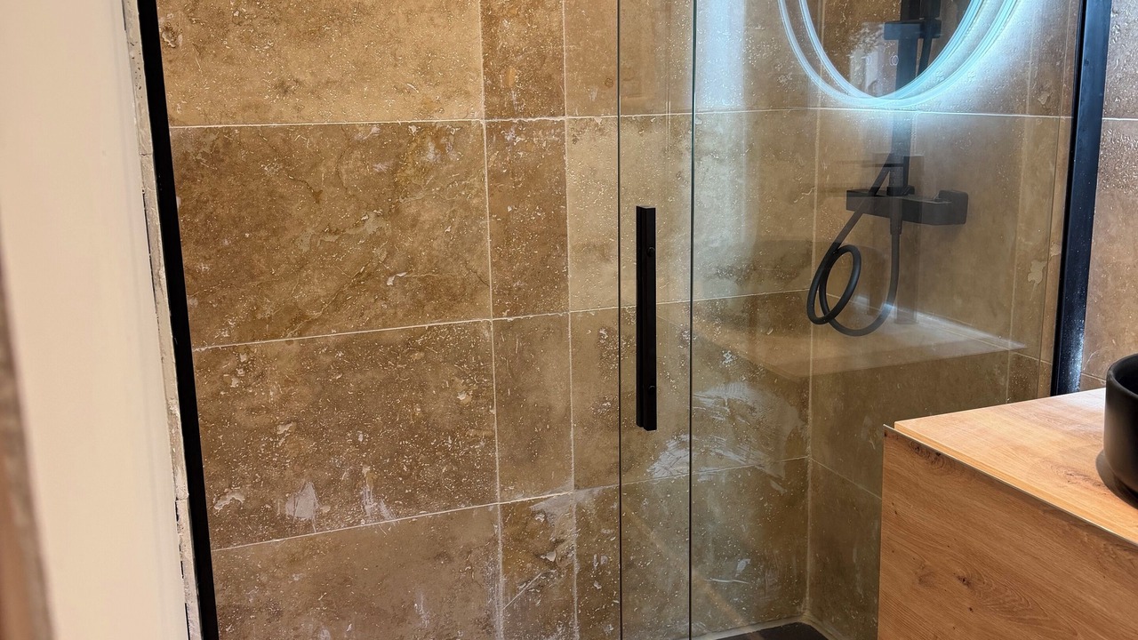 Photo of Bathroom in Molleges