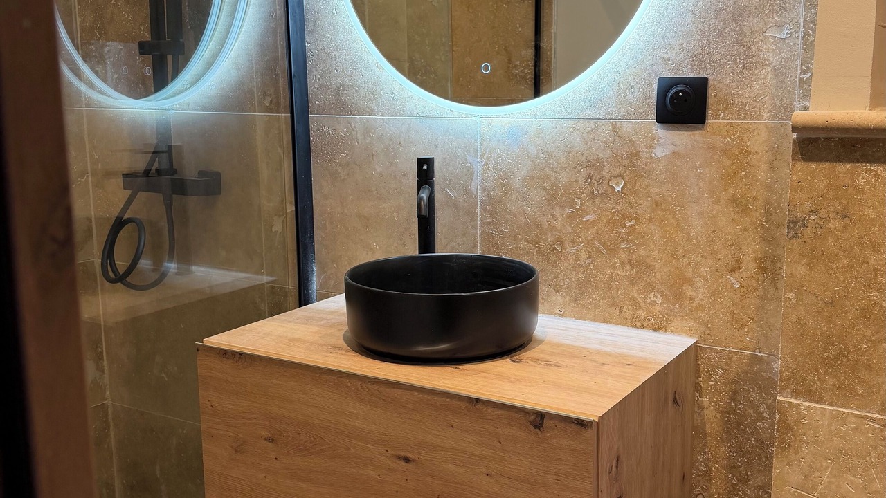 Photo of Bathroom in Molleges